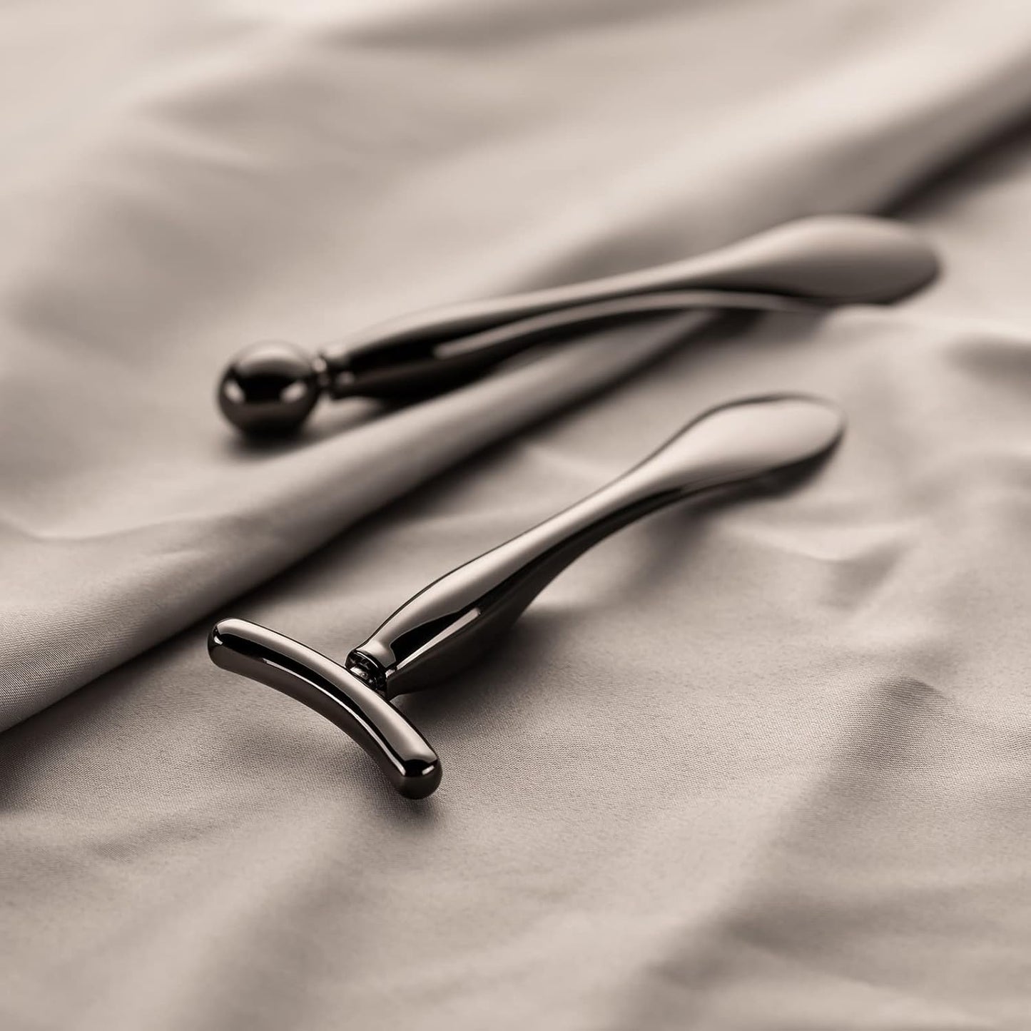 Lisapack 2PCS Metal Eye Cream Applicator Wand Stick, Massager Tool for Facial Massage, Reduce Puffiness (Champagne)