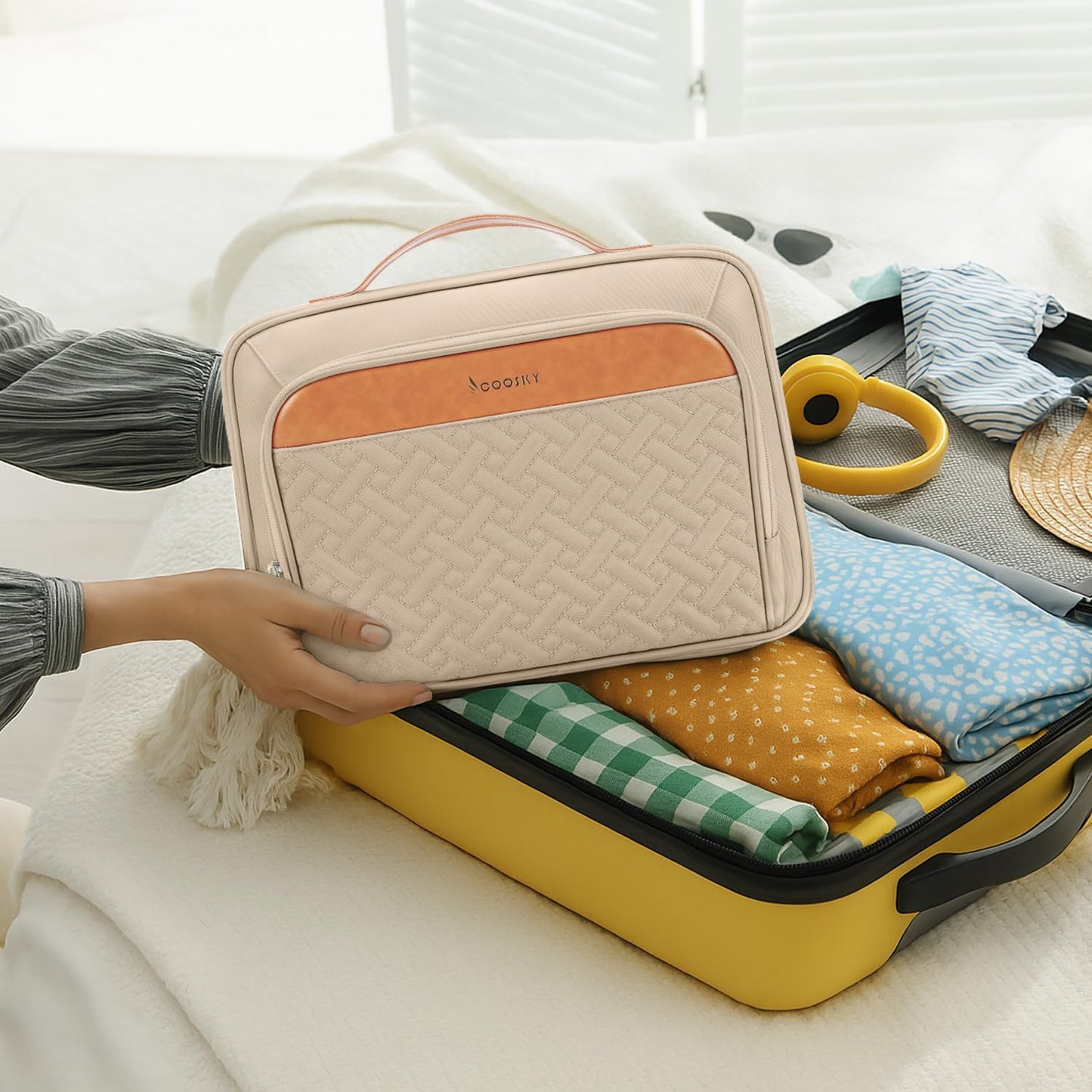 Travel Hanging Toiletry Bag for Women, Cruise Ship Essentials, with Jewelry Organizer, Extra Large Makeup Dopp Kit, Waterproof Cosmetic Bags, Toiletries Kit Set with Trolley Belt, Khaki