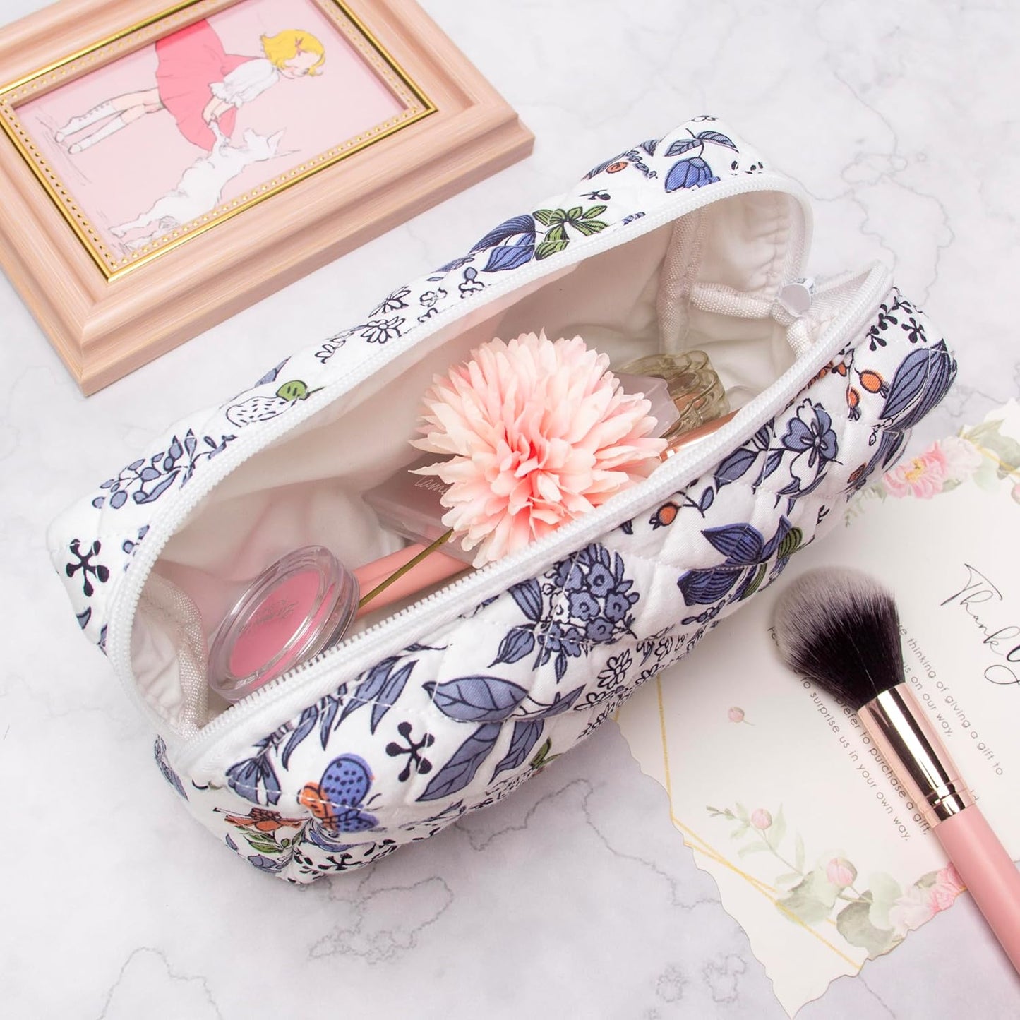 PAZIMIIK Vintage Quilted Makeup Bag Cosmetic Pouch for Brushes Pencils and Travel Make Up Accessories for Women and Girls,Leaf White