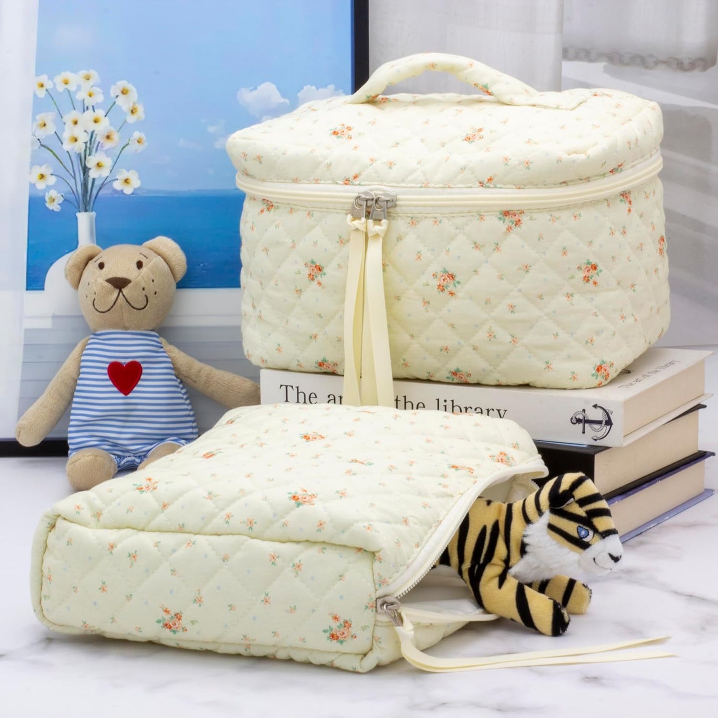 PAZIMIIK Quilted Makeup Bag Large Travel Zipper Soft Cosmetic Pouch for Women Girls Make Up,Floral White