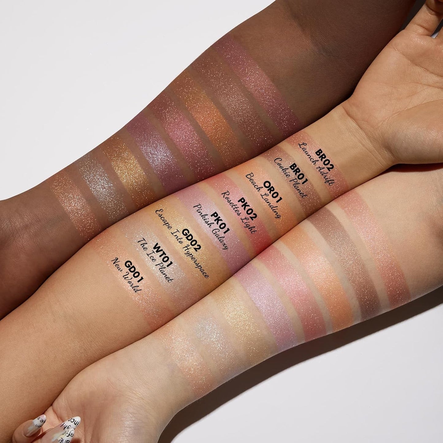 FOCALLURE Shimmer Face Highlighter Makeup Powder, Gel to Powder Glow Finish, Leaving a Lightweight & Healthy Radiance, Long Lasting Luminous Face Body Highlighter Makeup,OR01 Beach Landing